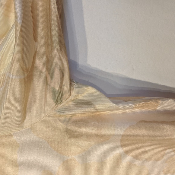 Vintage 70's white and yellow renaissance pattern disco shirt - Picture 8 of 11